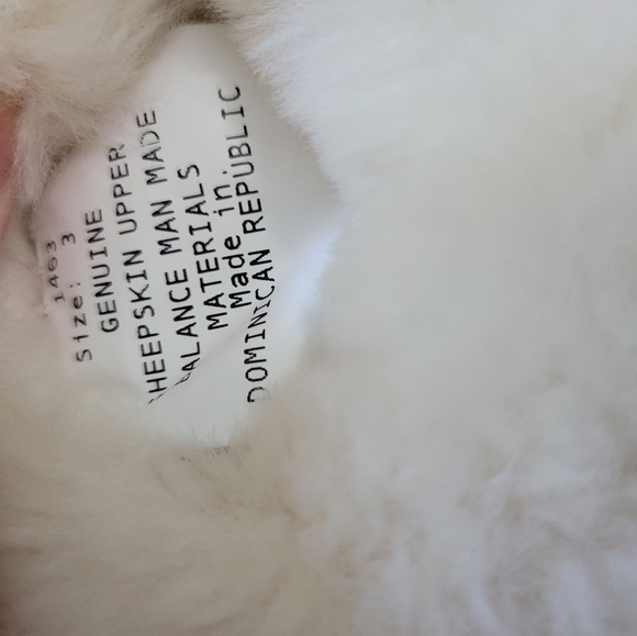 Minnetonka Moccasin Little Snuggler Sheepskin Booties - Picture 8 of 9